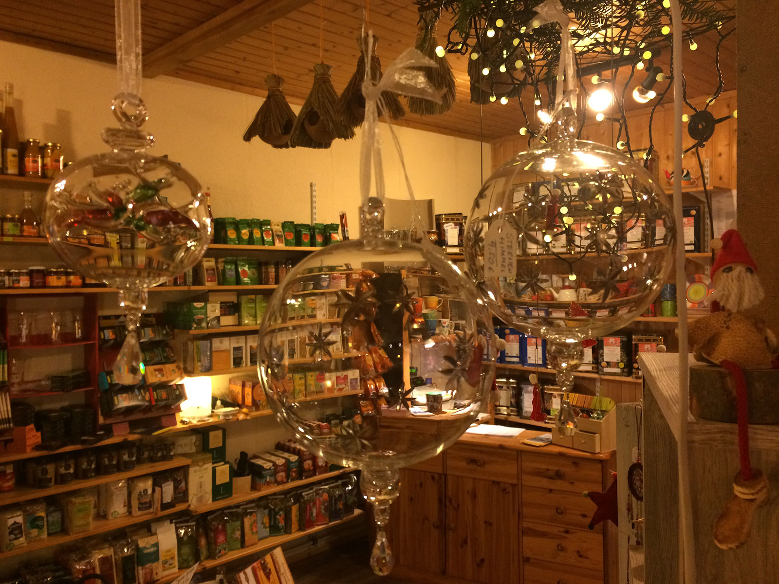 Eine Welt Weihnachtsladen 03