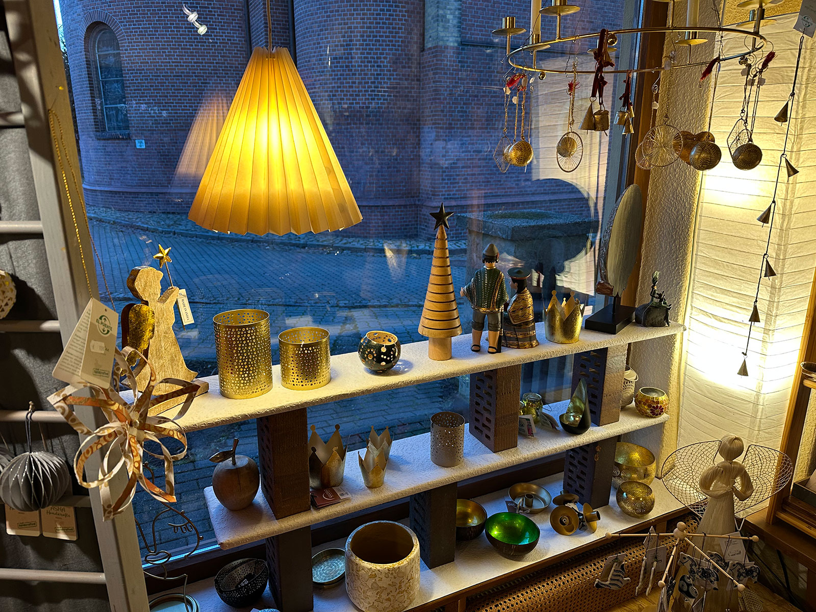 Eine Welt Weihnachtsladen 04