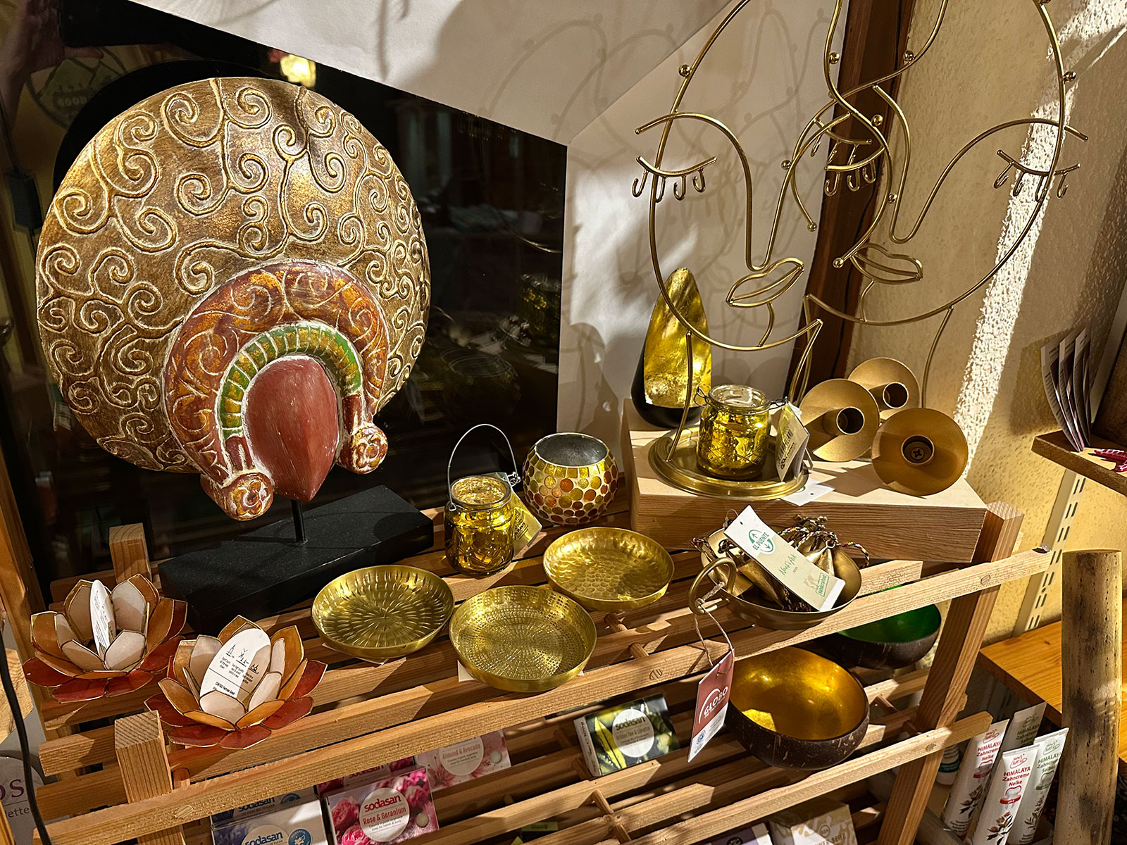 Eine Welt Weihnachtsladen 08